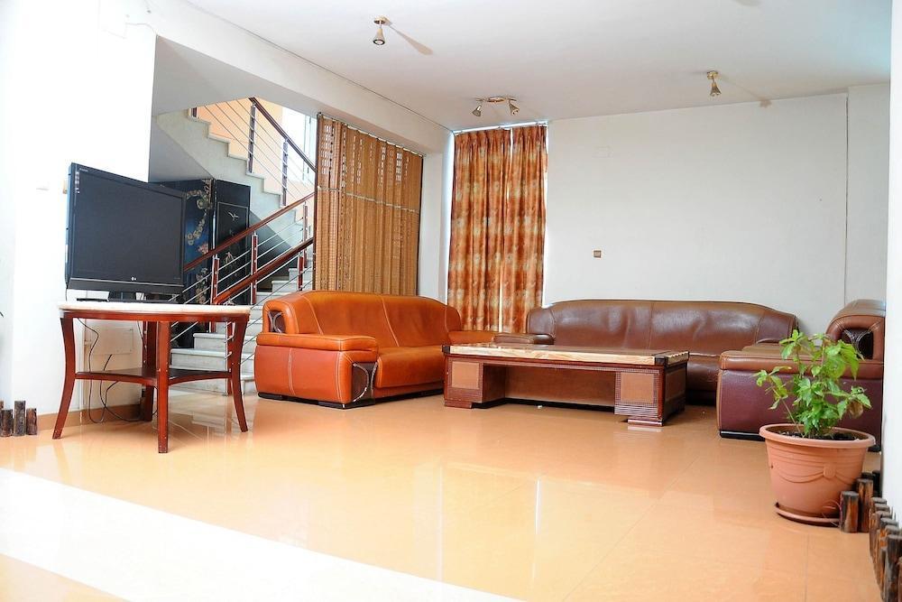 Dimitri Hotel Адис Абеба Екстериор снимка