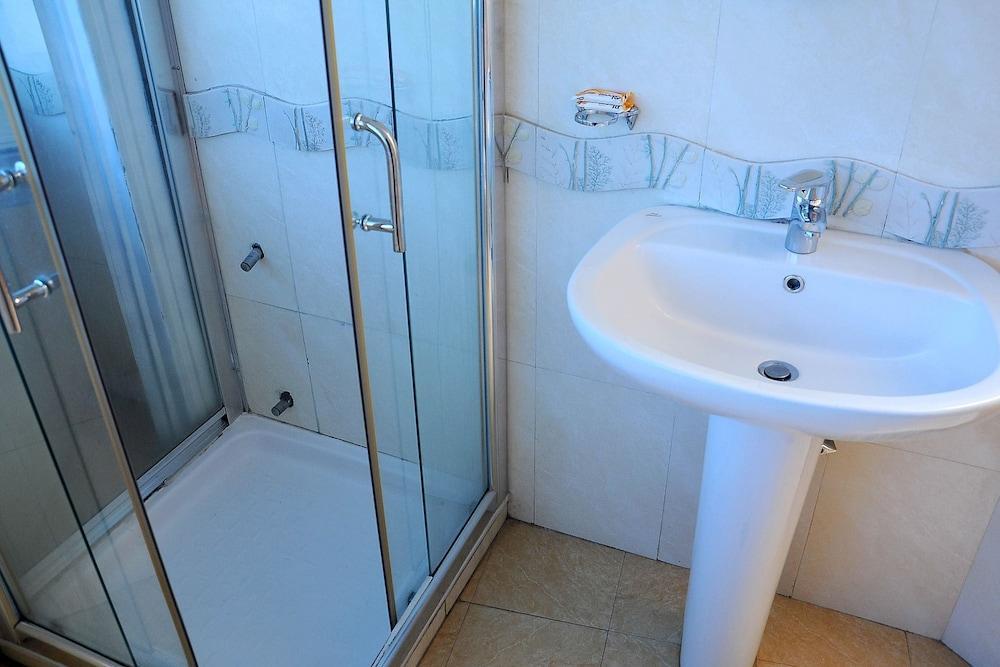 Dimitri Hotel Адис Абеба Екстериор снимка