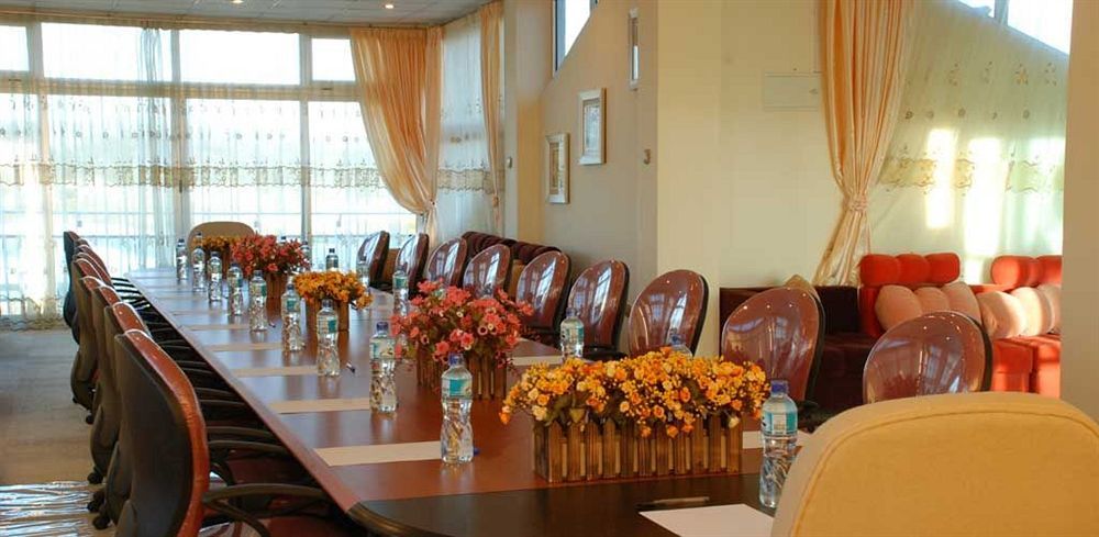 Dimitri Hotel Адис Абеба Екстериор снимка